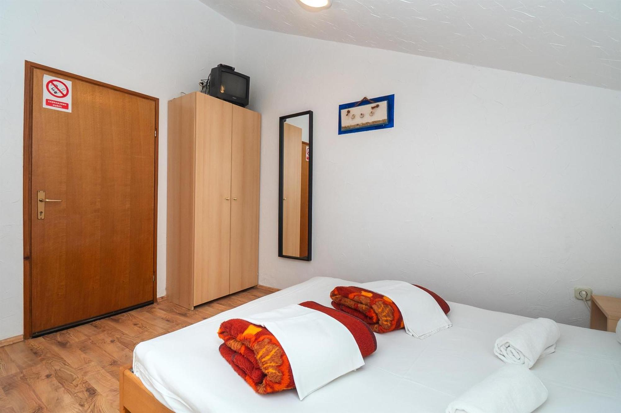 Apartments And Rooms Mladen Vodice Dış mekan fotoğraf