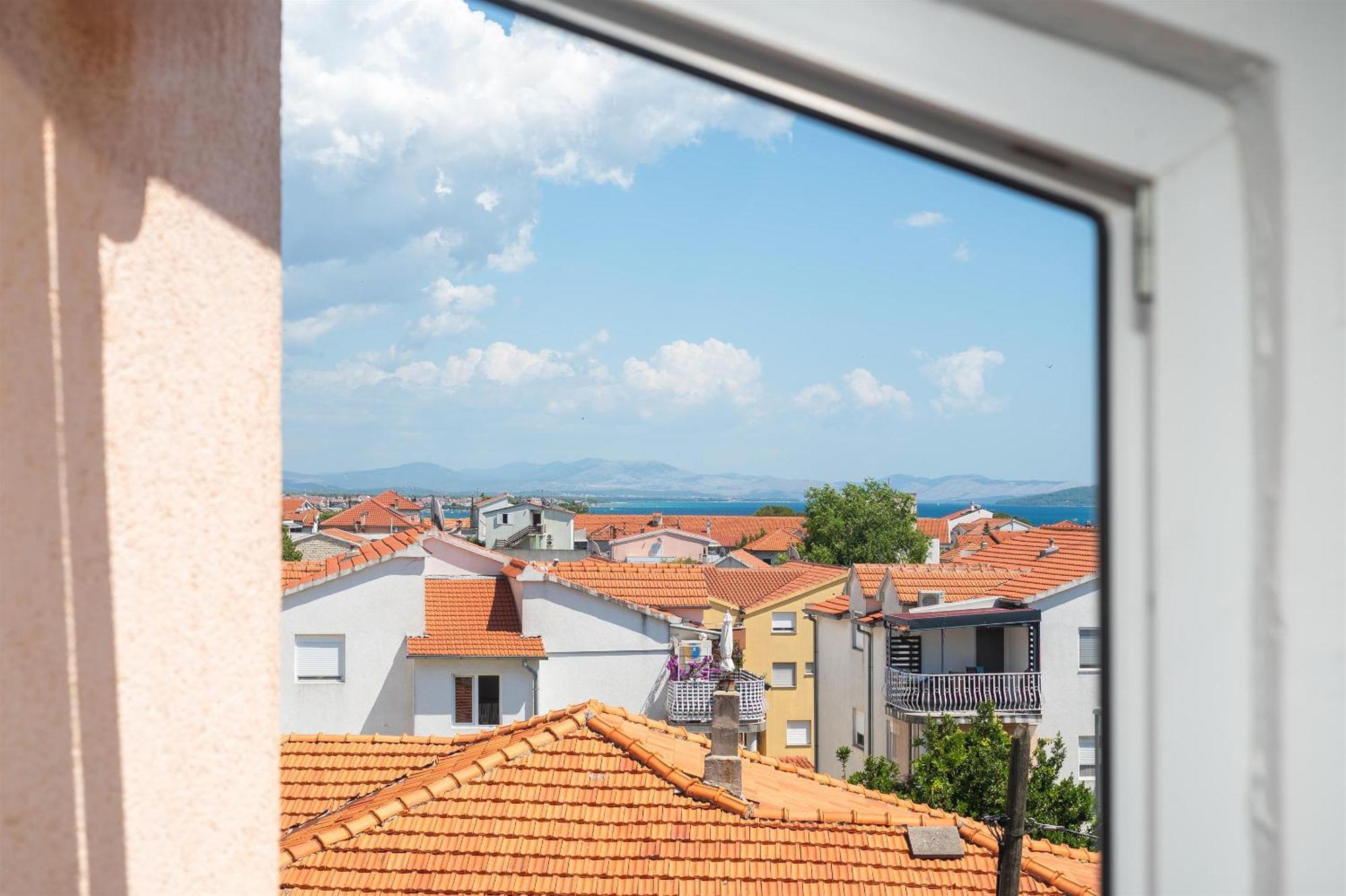 Apartments And Rooms Mladen Vodice Oda fotoğraf